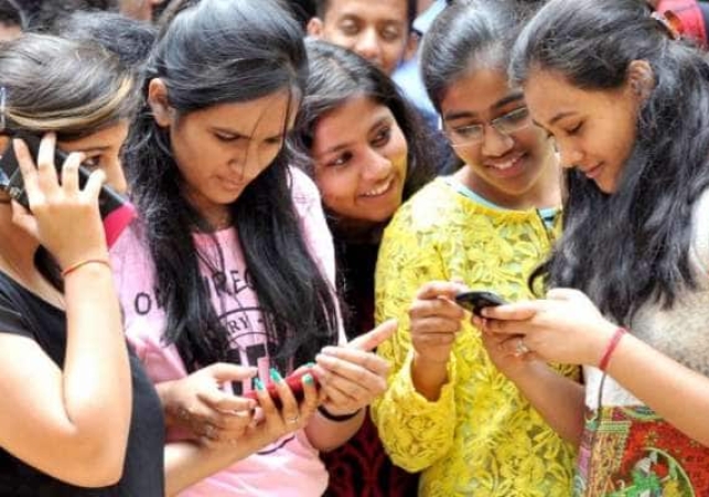 216191-19234-girls-cbse-results-mobile-phones-ians