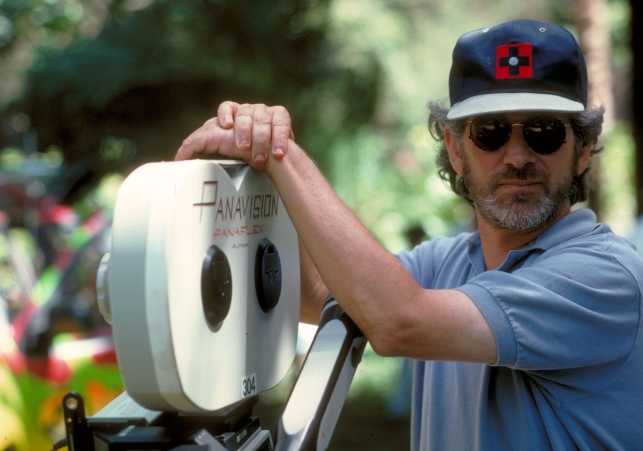 Steven-Spielberg-filming-Jurassic-Park