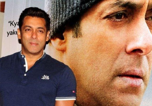 aktor-bollywood-salman-khan-berpose-untuk-promosi-film-terbarunya