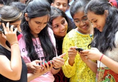 216191-19234-girls-cbse-results-mobile-phones-ians